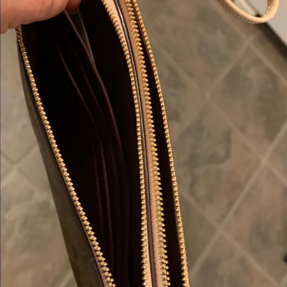 Coach NWT double zip wallet/wristlet - Picture 9 of 16